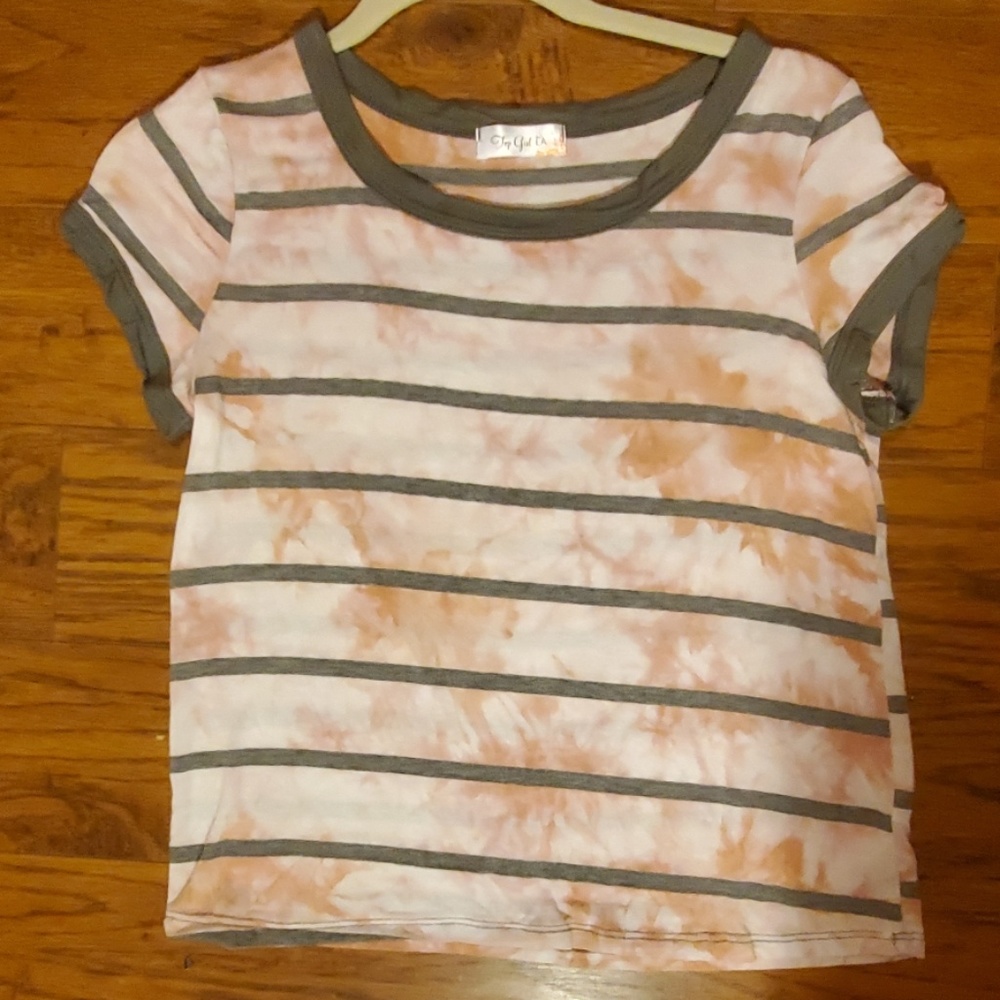 Juniors striped tee with scooped neckline